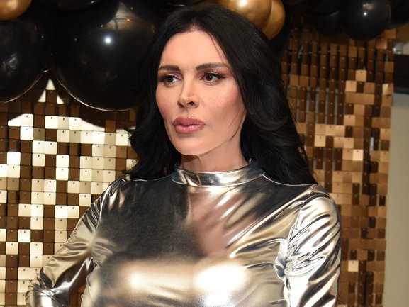 PRVO OGLAŠAVANJE ELEKTRE ELIT NAKON IZLASKA IZ PRITVORA! Naša pevačica više ne izgleda isto, ošišala se i svima poslala jasnu poruku