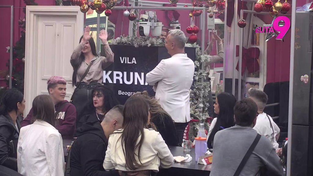 Srušila joj sneška! Dušica stvorila iluziju o odnosu sa Asminom, Kačavenda je jednom rečenicom vratila na fabrička: Ona ne vidi da se on sprda sa njom (VIDEO)