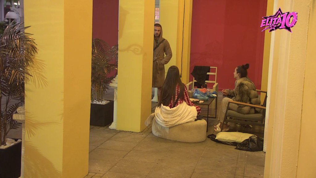 Upala je kod neke babe i zvala me, slala mi je mejl: Stefanović otkrio kroz šta je prolazio sa Sanjom posle raskida (VIDEO)
