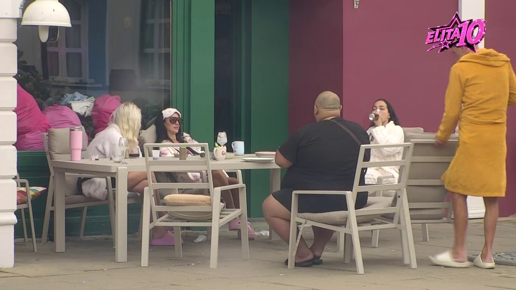 Rodila bih Đukiću dete! Laura spremna da postane majka, učesnici je podržali: Bila bi lepa beba (VIDEO)