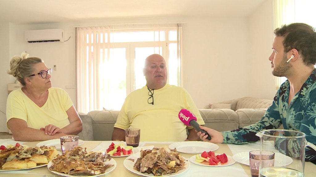 Asmin nije sposoban za decu, vidimo to po Nori: Mustafa i Mevlida ponizili sina, pa obrisali patos s Majom Marinković: Njoj nešto očigledno fali (VIDEO)
