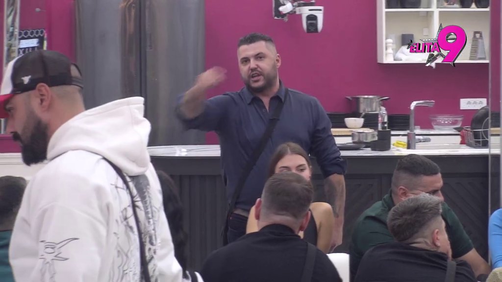 PRSA U PRSA! Asmin i Luka oči u oči, pljušte provokacije: Prodali ste se za TRI HILJADE EVRA za Tursku! (VIDEO)
