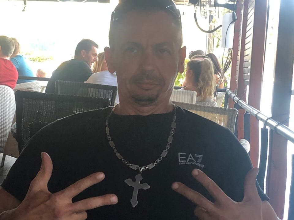 JA NE J**EM ČETVORKOM, NEGO... Sofijin otac udario na Kačavendu, pa izvređao ove učesnike Elite: Vepar, krava muzara, Cepko...