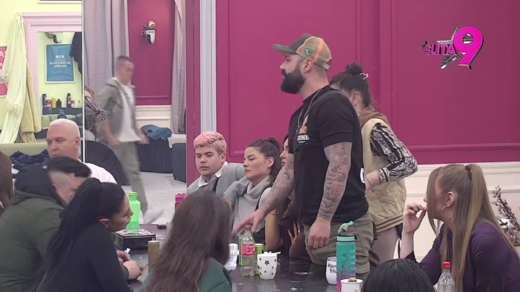 Skandalčina! Aneli otkrila da je Luka lagao da je Baja bolestan, pa napljuvala Biljanu: Pravi i gasi profile, samo gleda korist! (VIDEO)