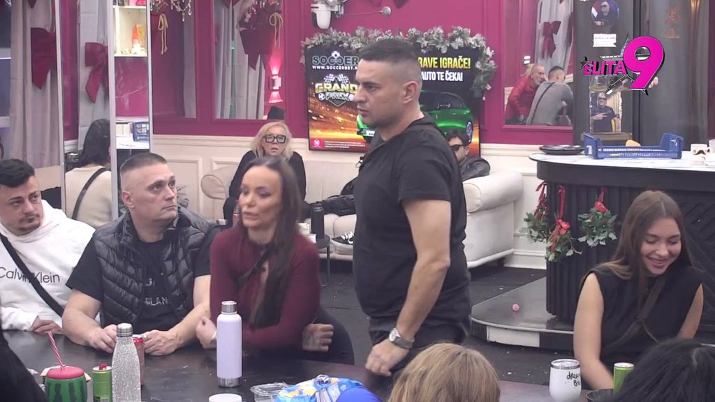 Promenila sve boje kao semafor: Teodora priznala da li se plaši klipova iz izolacije sa Filipom! (VIDEO)