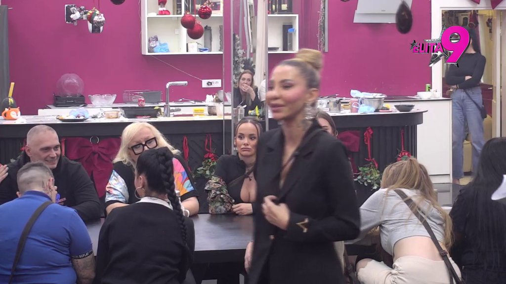 Pa ovo nema nigde! Teodora se ponovo petlja u lažima, učesnici saznali da je Aneli namerno poturala Anđelu stopala (VIDEO)