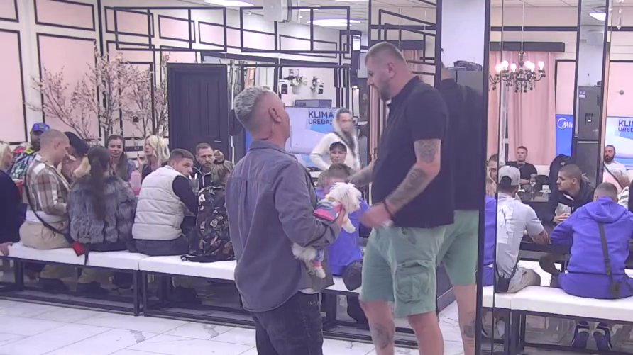 Terza izneo detalje sa rođendana! Evo šta su radili Sandra i Mateja! Ukućani razapeli Sandru i zbog odnosa sa Bajom, uporedili je sa Sofijom (VIDEO)