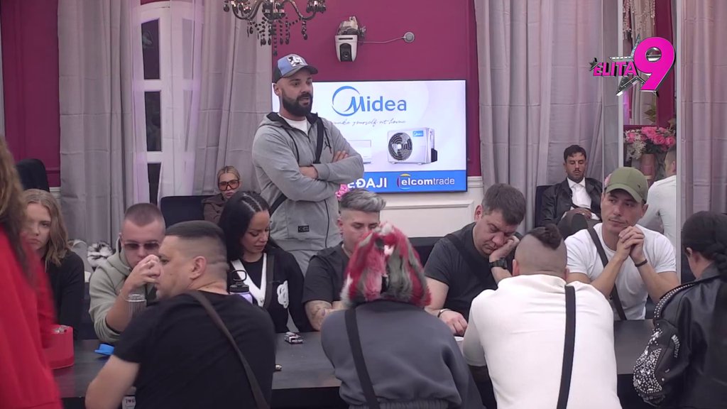 VINUO JE U NEBESA: Luka dao sve od sebe da Aneli predstavi kao direktnu, pa indirektno pecnuo Lepog Miću! (VIDEO)