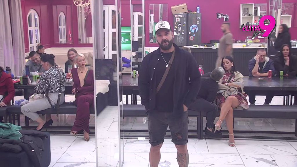 Napravila je CARSKI REZ na licu, bila je sva u zavojima, NISAM JE VIDEO: Luka rešio da dokrajči Aneli Ahmić, izvređao je kao nikad do sada: Kadropaćenik... (VIDEO)