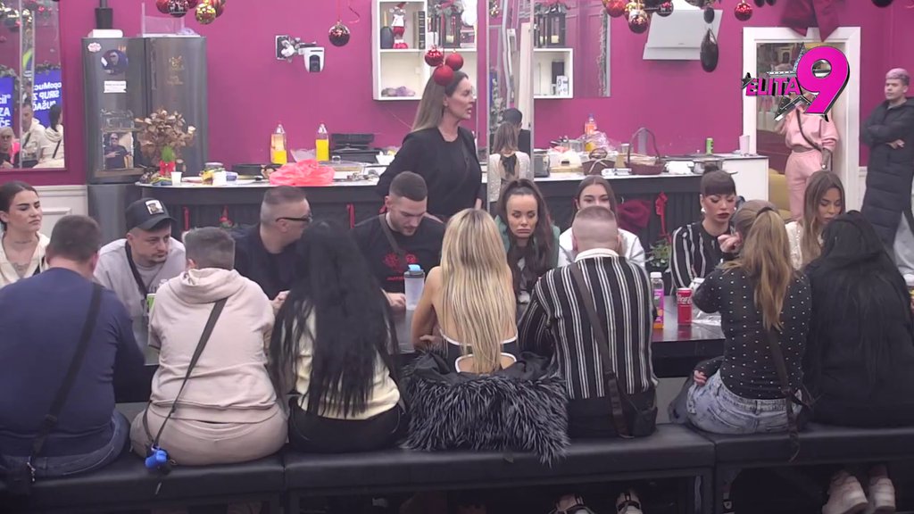 Čekaj, što nisi zamerio Maji, a jesi Dači?! Kačavenda potpisala svaku Stanićevu reč za Aneli, pa se našla oči u oči s Anđelom (VIDEO)