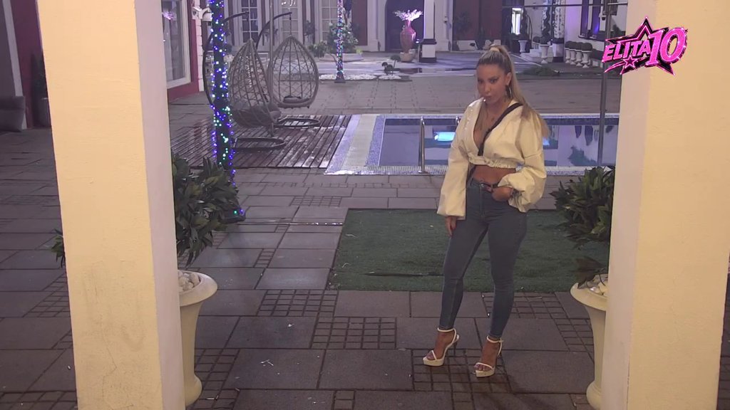 Bacaj mamce i udice, smejulji se...Đukić uveren da je Aneli na sedmom nebu jer je izabrana za omiljenu od strane Cara, ona daje sve od sebe da ga uveri u suprotno: Ti radiš protiv nas! (VIDEO)