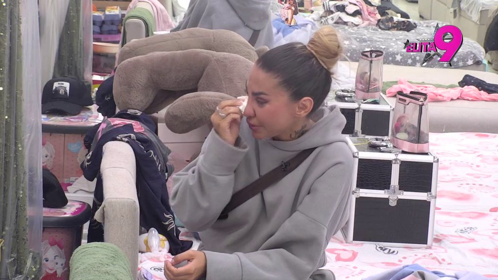 Reči Stanije je potpuno dotukle: Aneli briznula u plač, tugu nije mogla da sakrije! (VIDEO)