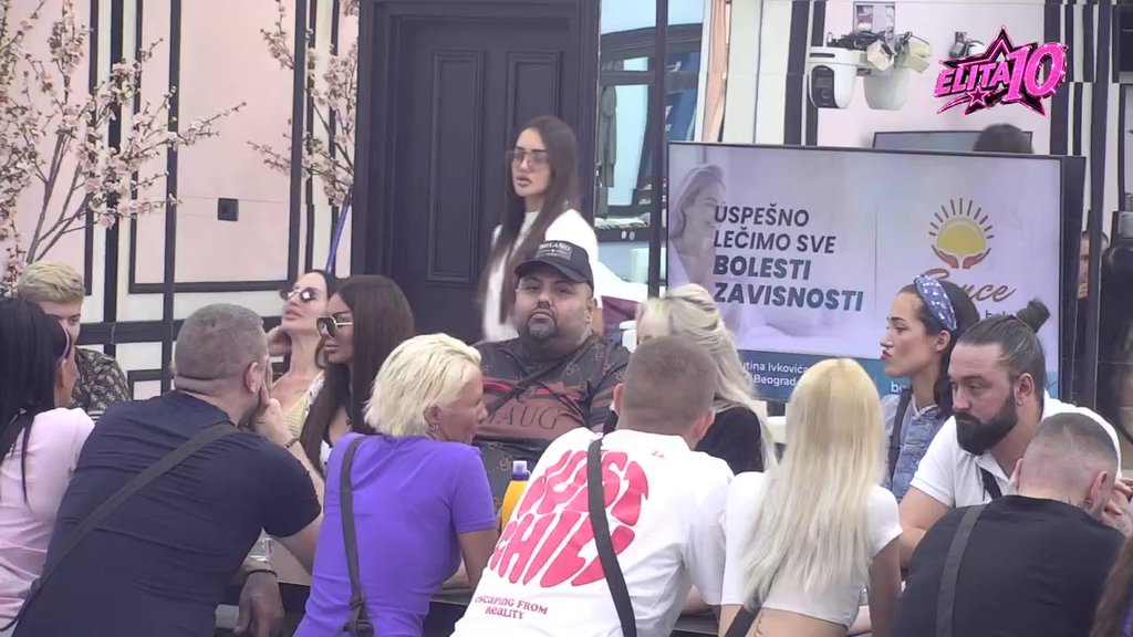 Cvećka nisam, ali... Laura pukla zbog prozivke da je laka devojka, pa pokazala zube Urošu Staniću! (VIDEO)