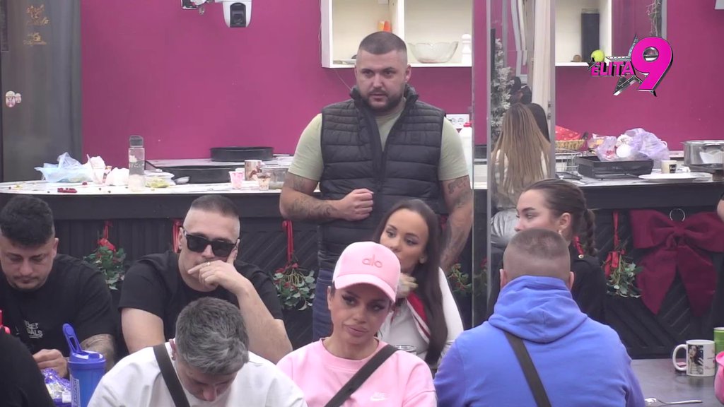 Ti si jedna nula od žene: Aneli na stubu srama zbog pijanog ponašanja i spopadanja Janjuša, Alibaba je zgazio! (VIDEO)