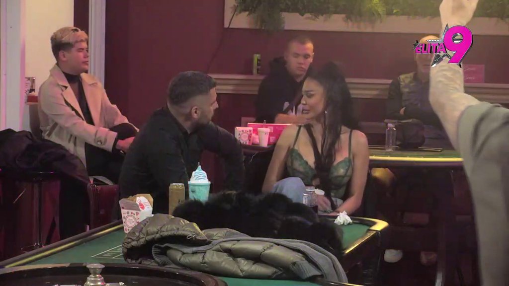 Daje sve od sebe da se opravda! Asmin poručio Maji da želi samo nju, ona mu odbrusila: Nikada nećeš biti sa mnom samo zato što... (VIDEO)