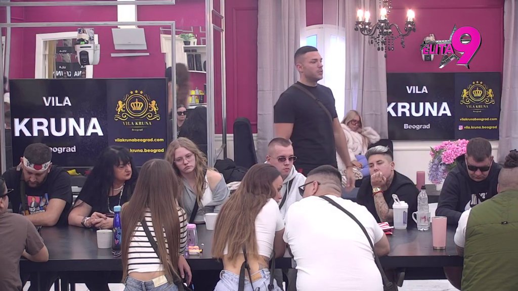 VEOMA SI LOŠ ČOVEK: Anđelo sasuo Zorici sve u lice, iskazao najdublje gađenje prema njenom liku i delu! (VIDEO)