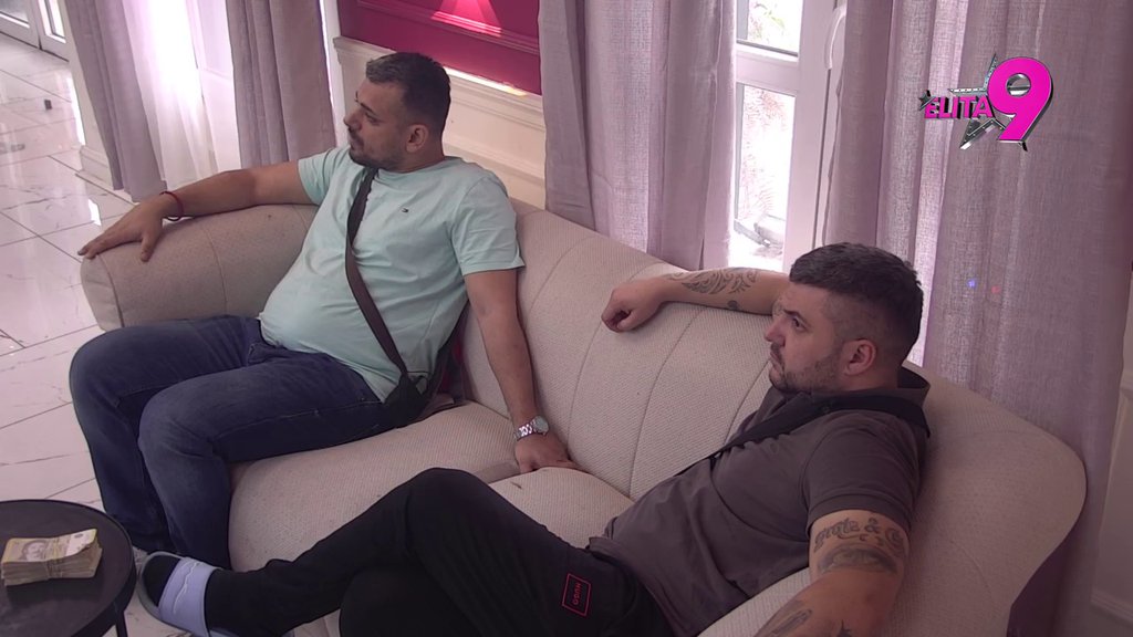 Na samom startu se obratio Aneli i Asminu: Mića im zamerio sukobe zbog deteta, pa im dao savet za dalje (VIDEO)