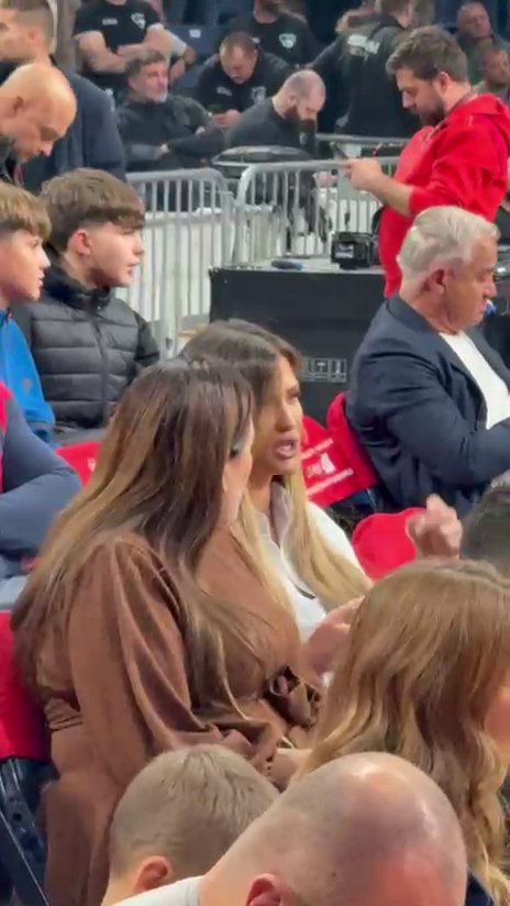 PINK.RS PAPARACO! Ana Radulović uhvaćena na košarkaškoj utakmici CRVENE ZVEZDE! Koga bodri lepa voditeljka?! (FOTO+VIDEO)
