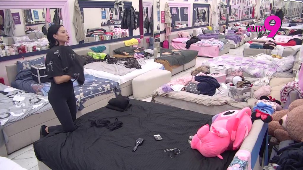 Hajde u Beli Potok, odakle si i potekla: Pljušte uvrede između Maje i Miljane, ori se spavaća soba (VIDEO)