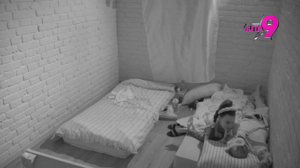 Da nije kamera, odavno bi se poljubili: Anita otkrila da nije spremna na osude, Luka joj predložio da prebace krivicu na njega (VIDEO)