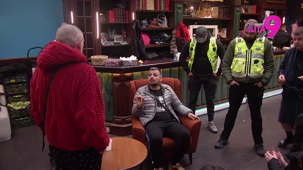 Karambol: Bora i Anastasija se pljuju kao lame, obezbeđenje ih prati u stopu! (VIDEO)