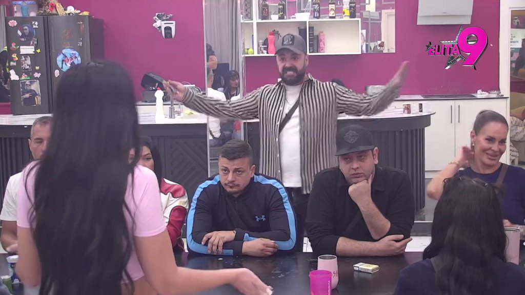 Ori se sve! Anđelo zaurlao zbog prirode odnosa Anite i Tamare Radoman, učesnici misle da su njih dve zajedno (VIDEO)