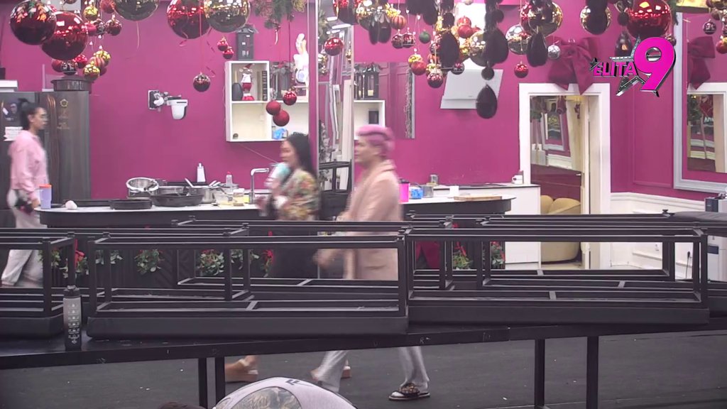 Ne može da ostane imuna: Maja sve vreme provocira Đukića, on je totalno iskulirao! (VIDEO)