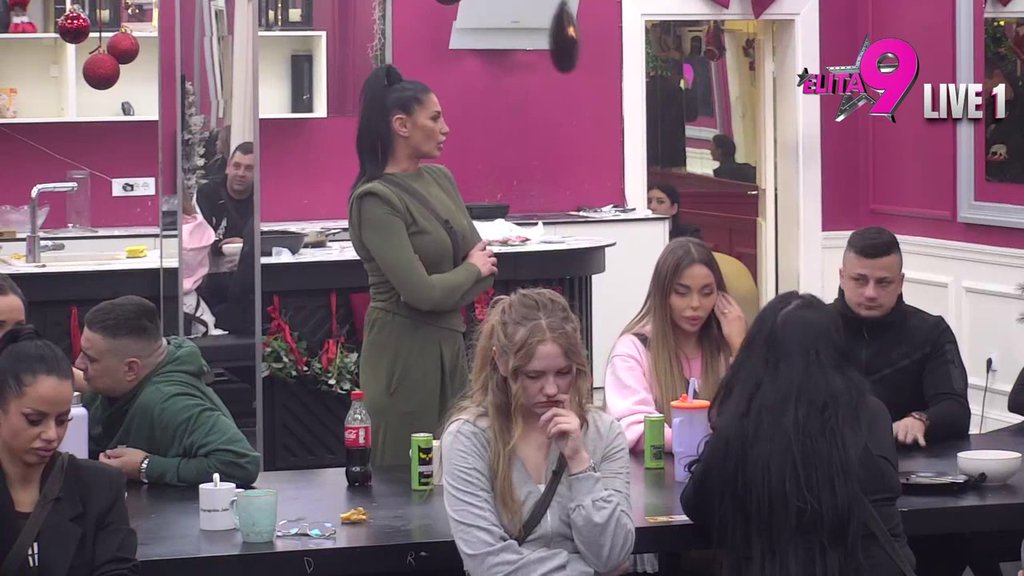 Pomrsila im konce: Kačavenda narušila prijateljstvo Jakšićke i Ilije Pečenice, nova drama trese Belu kuću! (VIDEO)