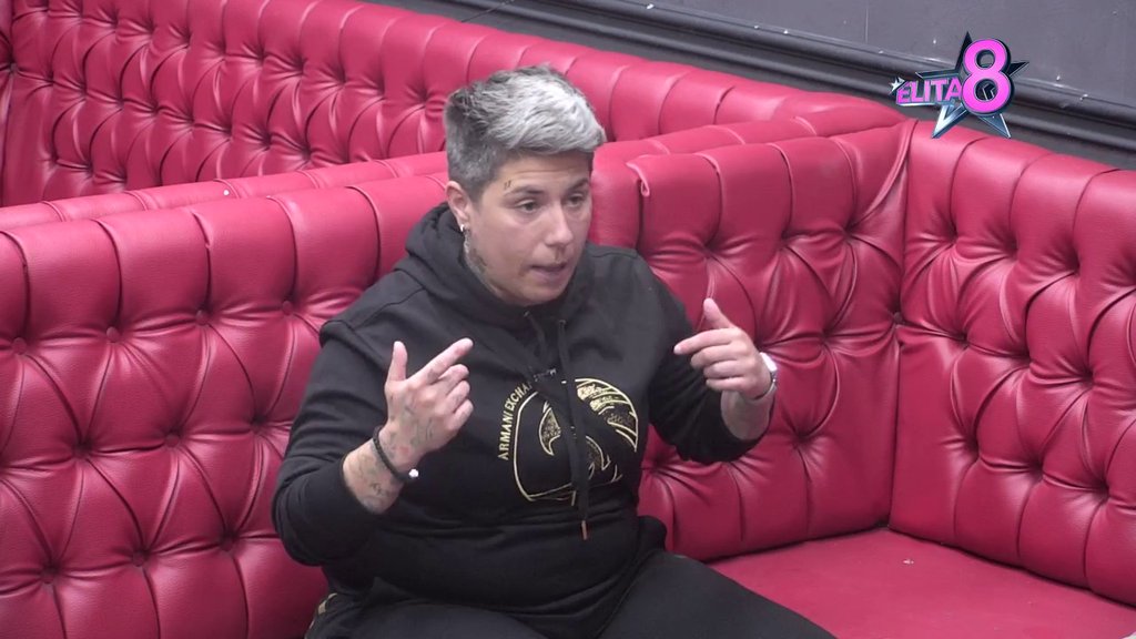Razvezala jezik: Matora brutalnim komentarima demolirala Enu Čolić, bacila sumnju na njen moral i otkrila da je Gastoz drži u šaci! (VIDEO)