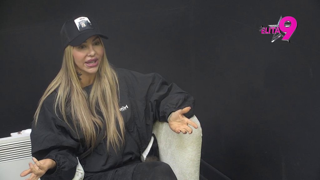 Sujetna je, naučila je pet rečenica koje vrti u krug: Aneli žestoko oplela po Maji, pa zaplakala zbog odnosa sa Asminom (VIDEO)