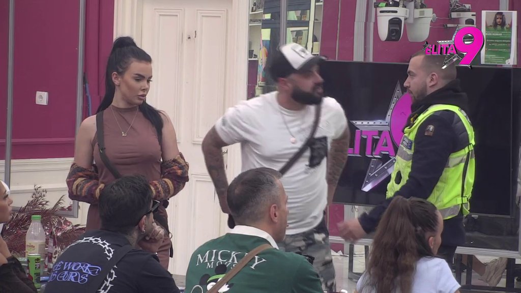 MENE JE ANGELINA VOLELA: Matora progovorila o odnosu sa Anitinom majkom, otkrila zbog čega smatra da je Anđelo prevarant, pa DOVELA Luku i bivšu do tačke pucanja jednim komentarom (VIDEO)