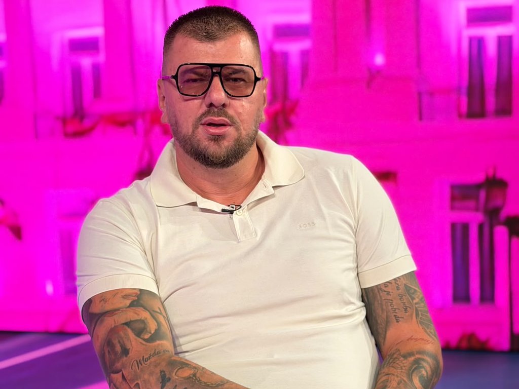 Kod mene ne prolazi taj devedesete gas i kamata: Janjuš urnisao bivše učesnike, Vanja Živić žestoko isprozivala Kačavendu zbog 200.000 dinara (VIDEO)