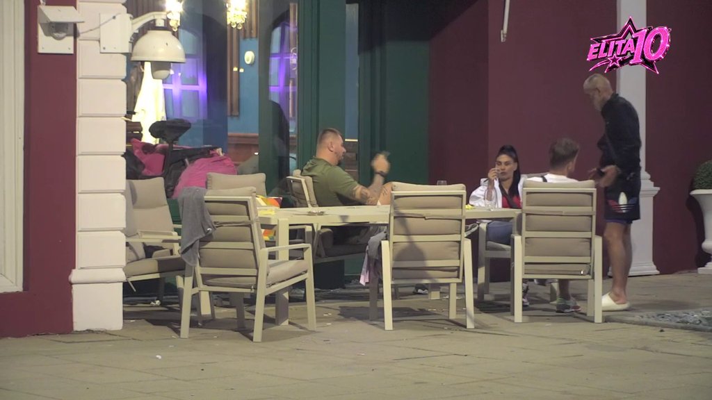 Ivan i Janjuš nisu štedeli reči dok su komentarisali Aneli, bez dlake izneli šta misle o njoj: Od svakoga je napravila monstruma! (VIDEO)