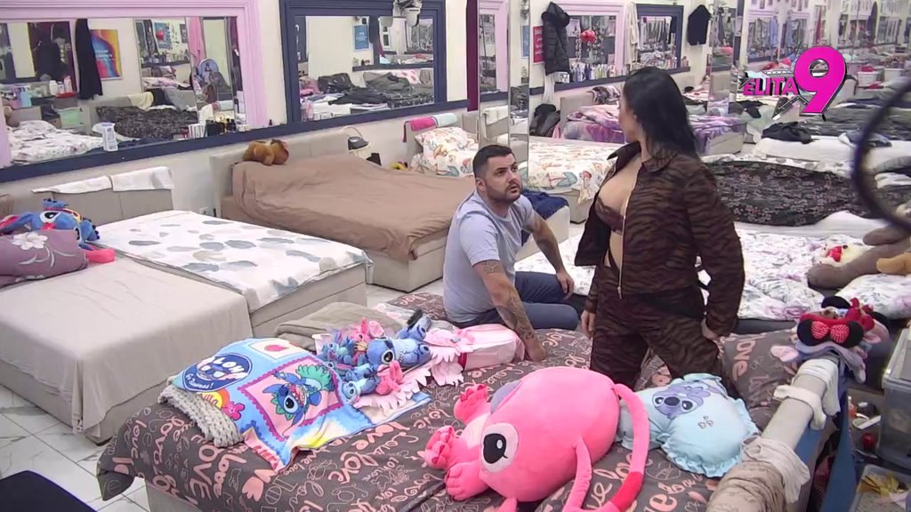 Izgorela od ljubomore: Maja podivljala, pa Asminu dala pedalu u dva poteza (VIDEO)