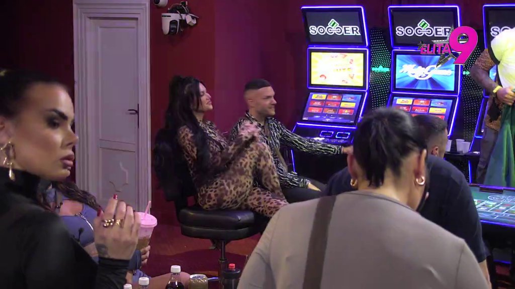 Flertuju punom parom: Anđelo i Stanija ne gube vreme, sve oči uprte u njih! (VIDEO)