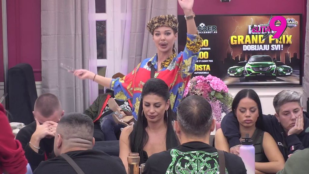 Čula sam da si se raspitivala za Boru i Anastasiju... Maja izdominirala u Filipovoj kreaciji, pa dala sud o Mikiju i Jakšićki (VIDEO)