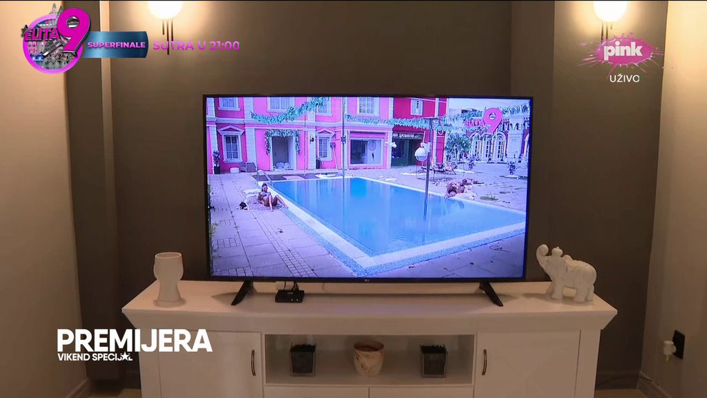 Zavirite u dom Milana Miloševića! TV kamere prvi put u kući voditelja Elite: Luks zdanje na tri nivoa, svuda se gleda rijaliti (FOTO)