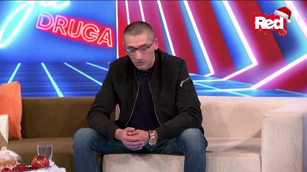 Nije ona toliko moralna koliko glumi! Drug učesnika Elite 9 delio ćeliju sa bivšim dečkom Dušice Đokić, pa otkrio sve o njenoj PREVARI: Zaklela se zemlja raju, da se sve tajne uvek odaju (VIDEO)