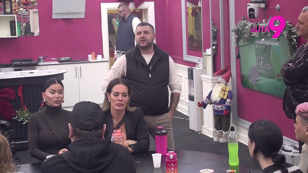 Novi haos Aneli i Asmina: Ponovo izbacili sav prljav veš, trese se Bela kuća od žestokog sukoba! (VIDEO)