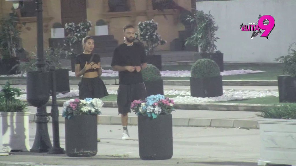 Pokazala je da ne može da me gleda očima: Aneli nije imala reči hvale za Staniju, pa jedva dočekala da priča o Đukiću! (VIDEO)