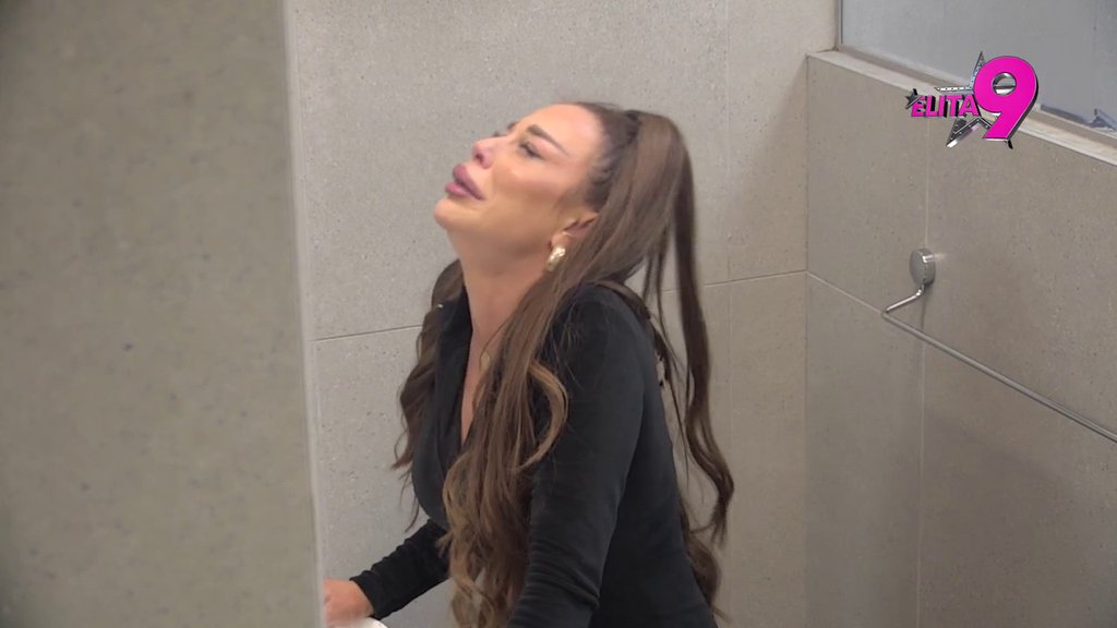 Ološu, TETOVO ZOVE! Sofiju Janićijević čeka TUŽBA od Anite! Oglasila se njena podrška, ŽESTOKO OBLATILI bivšu drugaricu!