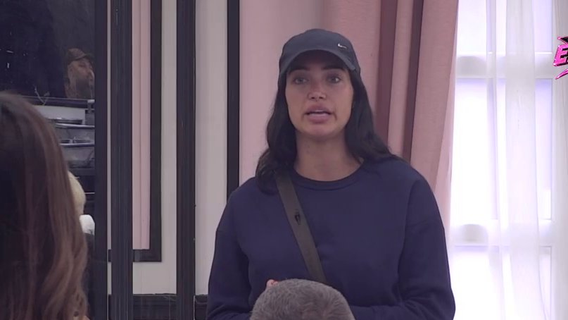Stavio karte na sto! Marko otkrio da mu se sviđa Laura, ali da ne bi ušao u vezu sa njom (VIDEO)