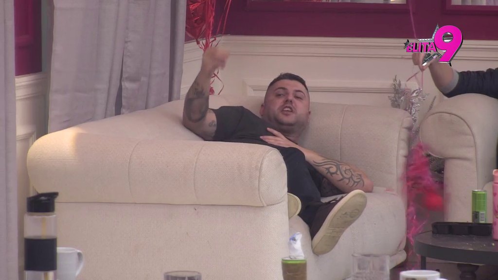 Bolje bih te j*bo nego Filip: Alibaba ušao u crveno, Maju Marinković unakazio! Pljušte prozivke (VIDEO)