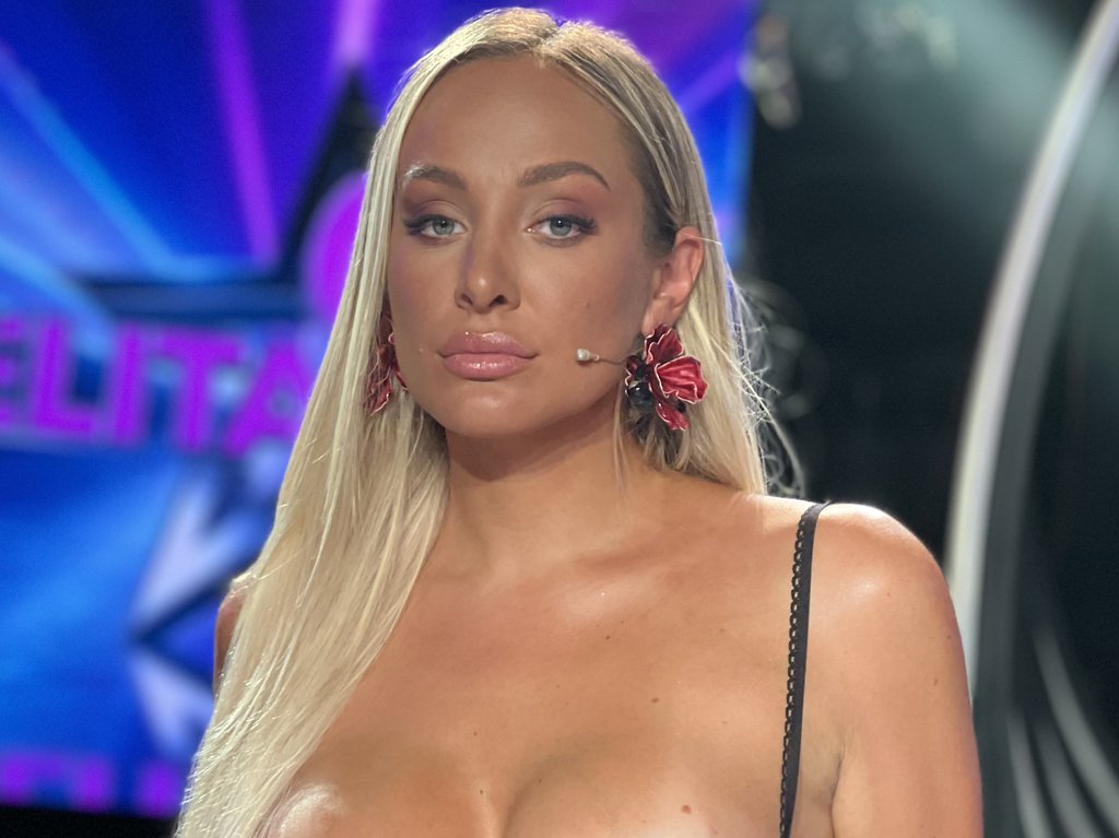 Drugari su me obradovali: Luna Đogani puca od sreće zbog iznenađenja: Pršti u stanu na sve strane (FOTO)