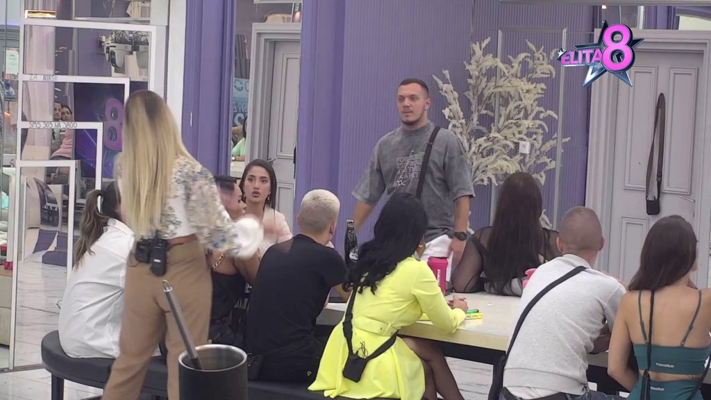 PUCAJU PO SVIM ŠAVOVIMA! Gastoz skinuo rukavice i priznao da NE VERUJE Anđeli ništa, ori se Bela kuća (VIDEO)