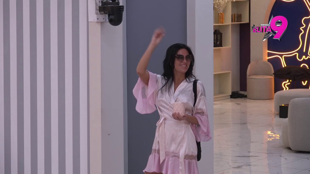 Anđelo te nikad neće ovako nasmejati, ovo će biti NAŠ KREVET! Ivan Marinković se nikad otvorenije udvara Staniji, ona BLISTA! (VIDEO)