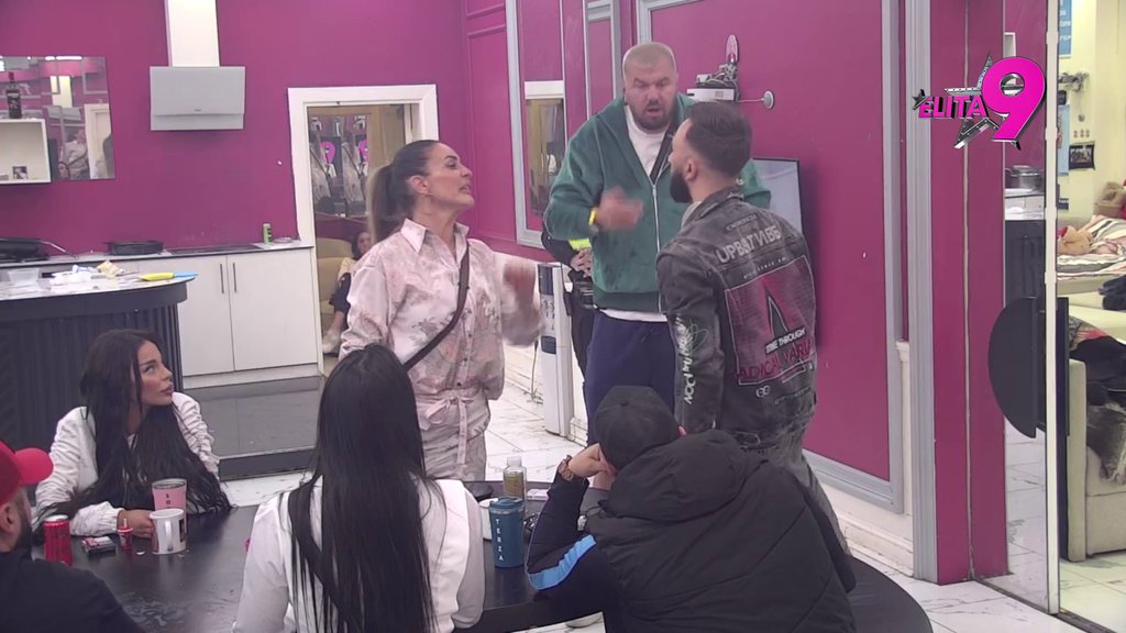 Totalni muk u kući! Kačavenda završila u suzama nakon sukoba sa Janjušem, izvređala i Asmina i Mevlidu: Krava ti je mama što je... (VIDEO)