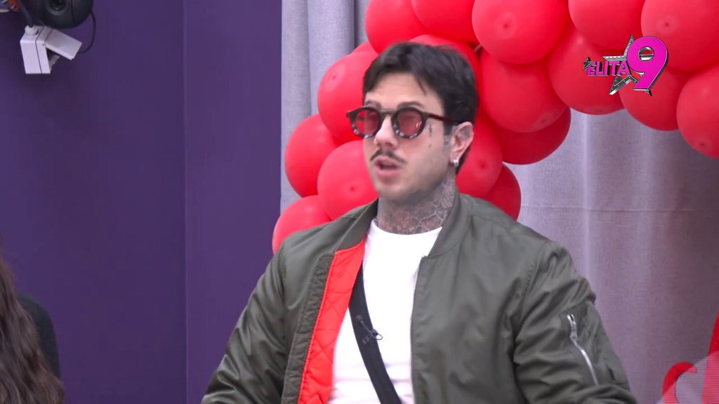 Opšti haos u Odabranima! Teodora pokušava da opere Bebičnin obraz, Miki joj pred svima očitao lekciju! (VIDEO)