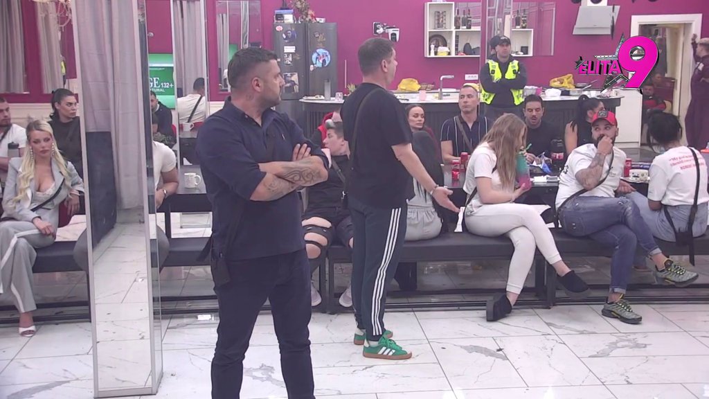 DRŽI JE U ŠACI?! Asmin poziva da se objavi sav eksplicitan sadržaj Milene Kačavende, ona podigla glas, pa mu žestoko odbrusila! (VIDEO)