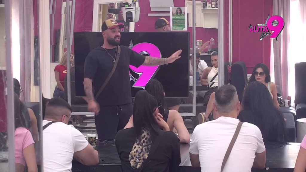Kako mogu da ti budem smešan? Luka vratio Aneli na fabrička, njena priča o pogledima pala u vodu (VIDEO)